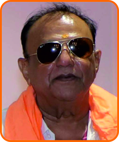 Goswami Mahendragiri Karshangiri portrait